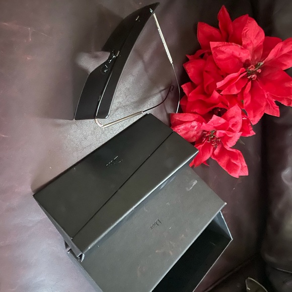 AUTHENTIC DIOR SUNGLASSES - Picture 11 of 11